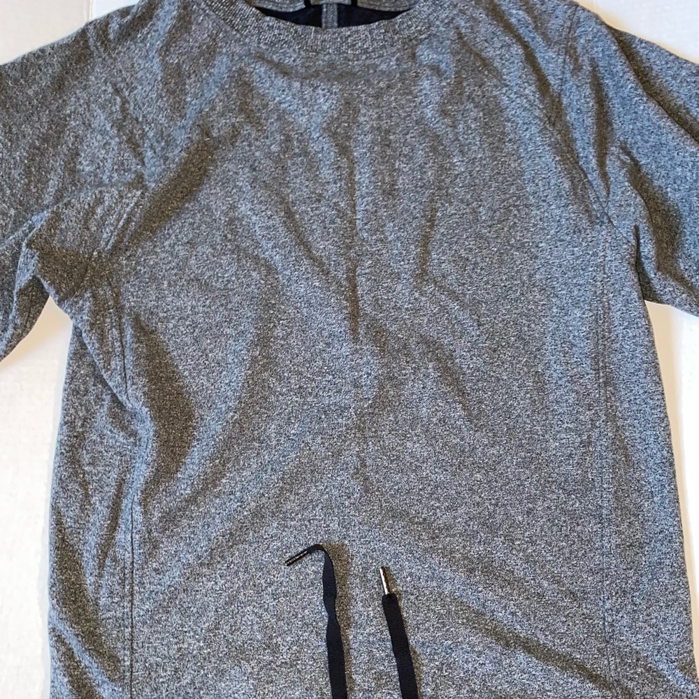 Lululemon Grey, Short sleeve sweater